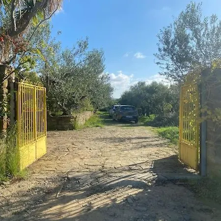 Сasa de vacaciones The Yellow House Kamaria Finikounta