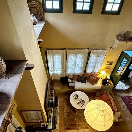The Yellow House Kamaria * Finikounta