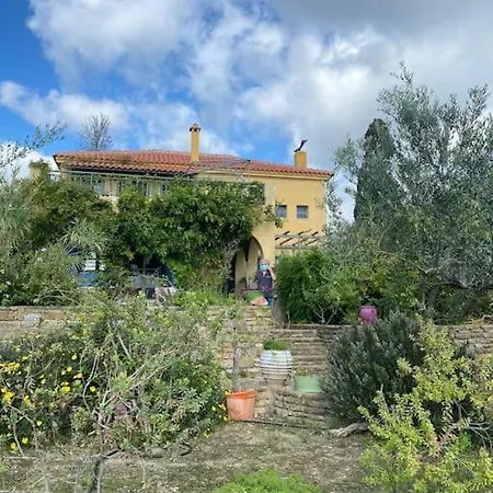 The Yellow House Kamaria Holiday home Finikounta