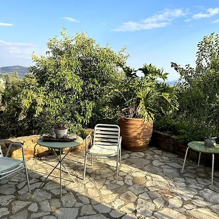 The Yellow House Kamaria Holiday home *